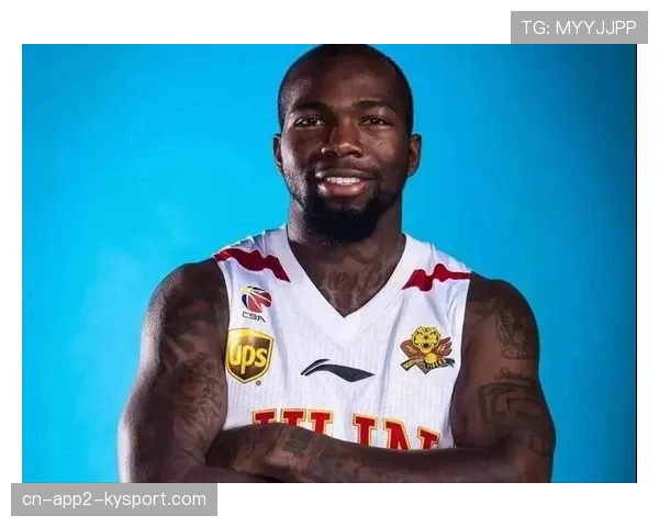 外援琼斯接受采访,谈中美篮球在转换阶段的文化差异