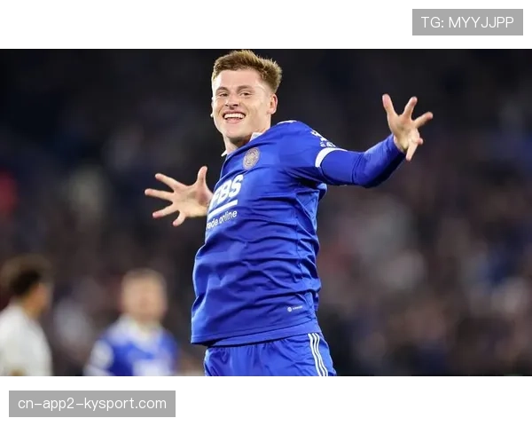 特写:莱斯特城传奇队长瓦尔迪替补登场,主场观众高唱赞歌